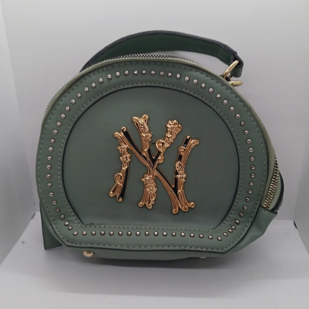 NY Handbag **
